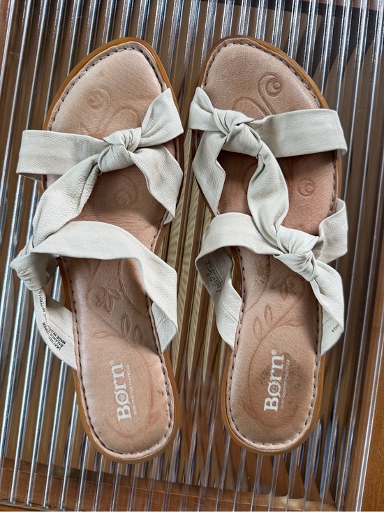 Born Shoes - Born Women's Cream Handcrafted Leather Knotted Slide Sandals, size 9